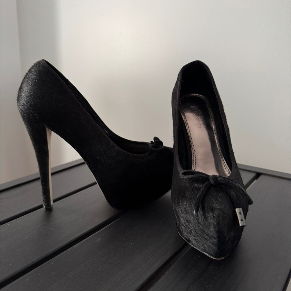 Black High Heel Pumps with Bow Detail